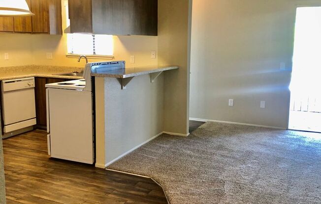 1 bed, 1 bath, 700 sqft, $1,595, Unit 88