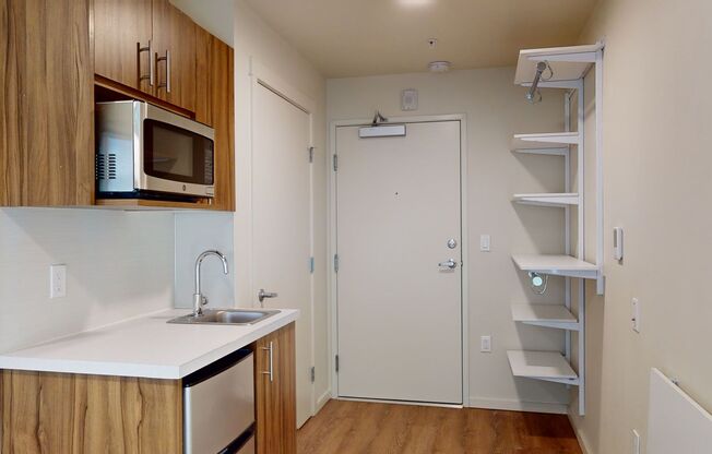 Studio, 1 bath, 175 sqft, $1,295, Unit 326