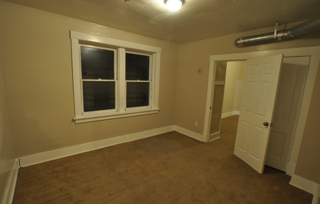 2 beds, 1 bath, $795, Unit # 2