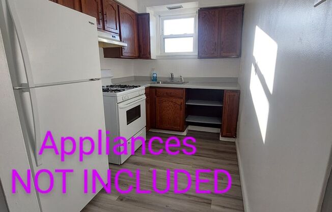 2 beds, 1 bath, $895, Unit 1