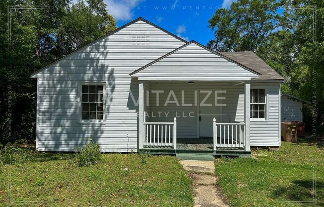 Beautiful and Cozy 2 Bedroom/1 Bathroom Home in Mobile!!