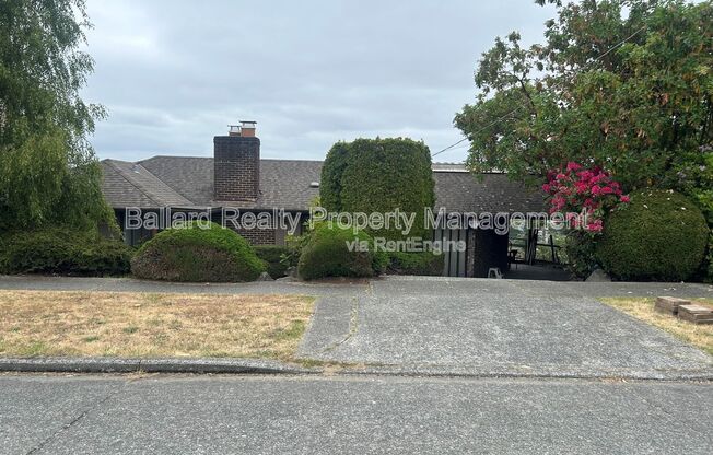 3402 37 AVE W