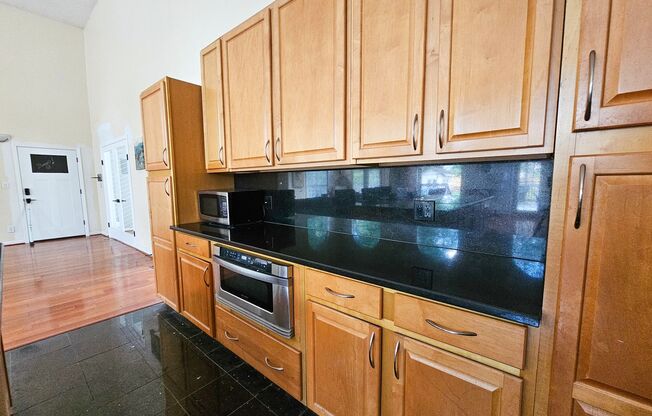 SPACIOUS LUXURY HOME WITH IN-LAW SUITE! [FURNISHED RENTAL]