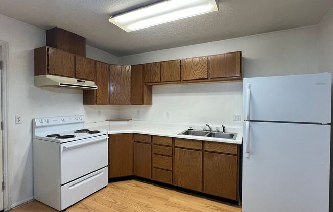 1 bed, 1 bath, $750, Unit 322 E Whitman # 2