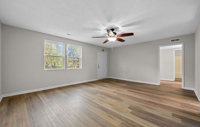 3 Bedroom Pet Friendly Home For Rent!