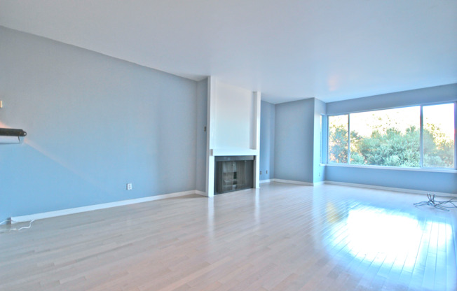 1 bed, 1 bath, $2,795, Unit # J-105