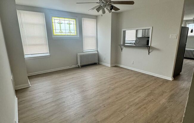 2 beds, 1.5 baths, $1,325, Unit 2