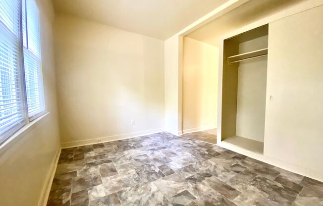 2414 &amp; 2412 W. Club Boulevard