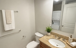Studio, 1 bath, 400 sqft, $3,300, Unit 212