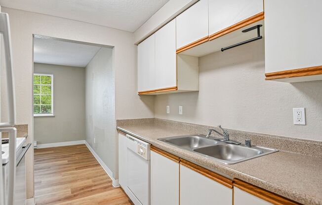 2 beds, 1 bath, 880 sqft, $1,650, Unit 4-304