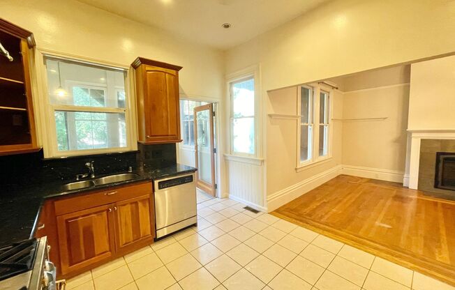Inner Sunset Full Floor 2BR+/1.5 BA Victorian Condo - 7th Ave @ Lincoln - PROGRESSIVE