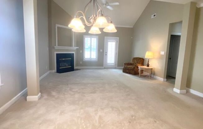 Charming Home In Bonterra!