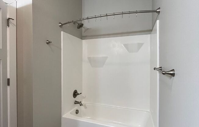 2 beds, 2 baths, 910 sqft, $1,550