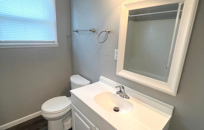 3 beds, 1 bath, $1,595