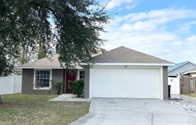 Nice 3 Bedroom 2 Bath Home in Wellington subdivision in Davenport