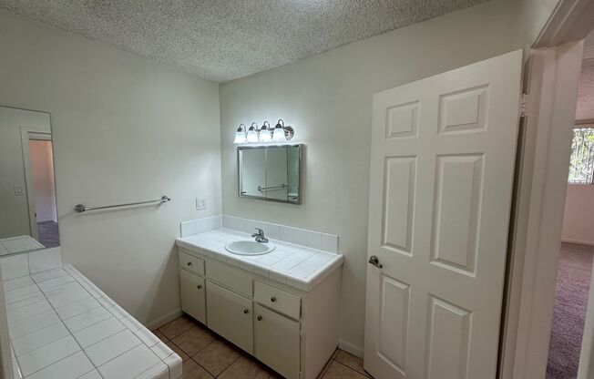 1 bed, 1 bath, 660 sqft, $1,899, Unit 12