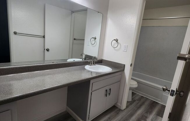 1 bed, 1 bath, 750 sqft, $1,450, Unit 14