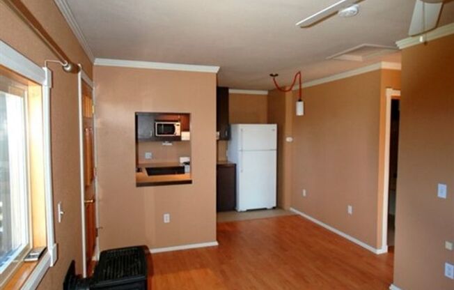 1 bedroom 1 bath Apartment Camano MIL water views!