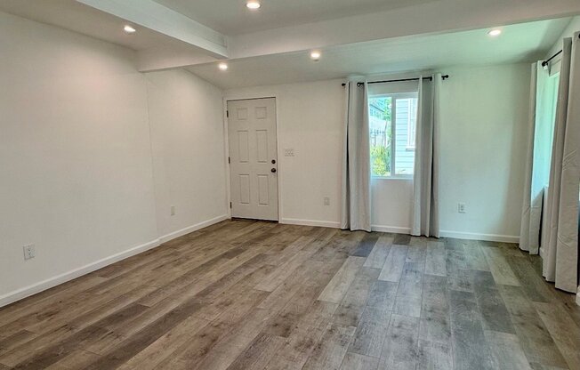 1438 11 ST