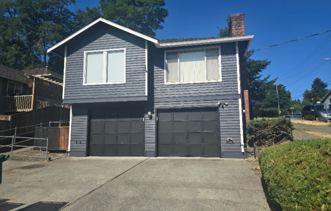 7703 27 AVE SW