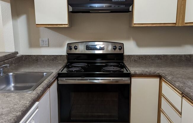 2 beds, 1 bath, 830 sqft, $2,000, Unit F301