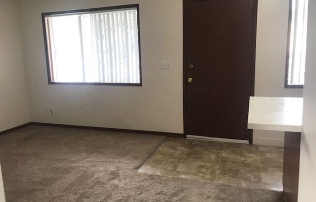 1 and 2 bedroom apartments near Clark College!!