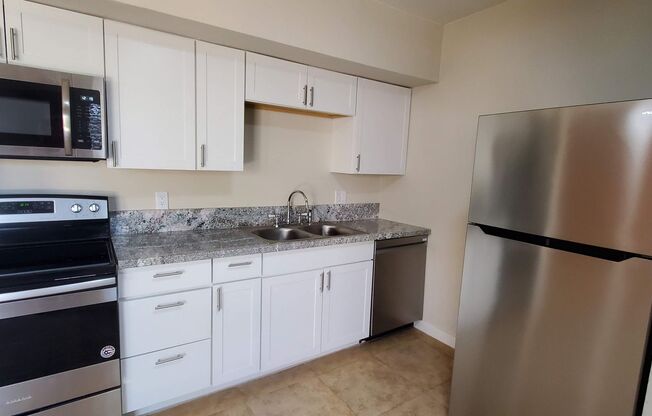 2 beds, 1 bath, $1,175, Unit GLN501-2