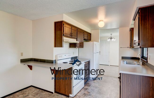 3 beds, 1 bath, $2,400