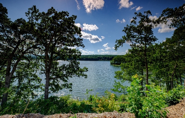 8 EDGEWATER CIR