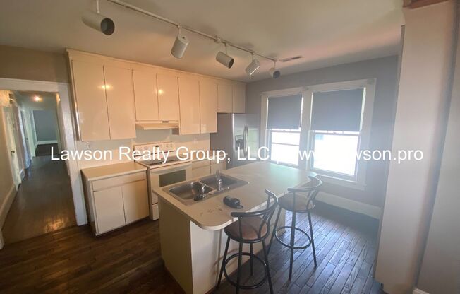 2 beds, 1 bath, 1,112 sqft, $1,295, Unit 928 2nd #5