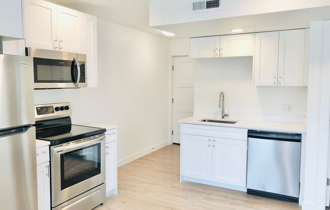 1 bed, 1 bath, 402 sqft, $1,275, Unit 517- (7)