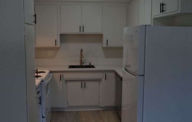 2 beds, 1 bath, $2,575