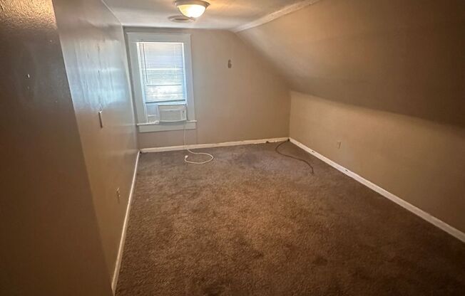 2 beds, 1 bath, 650 sqft, $595, Unit Unit C