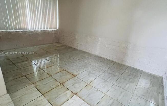 8600 NORTHWEST 57 PL