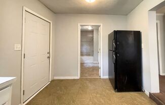 3 beds, 2 baths, $1,300