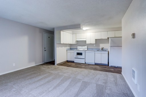 2 beds, 1 bath, 980 sqft, $1,495, Unit 11