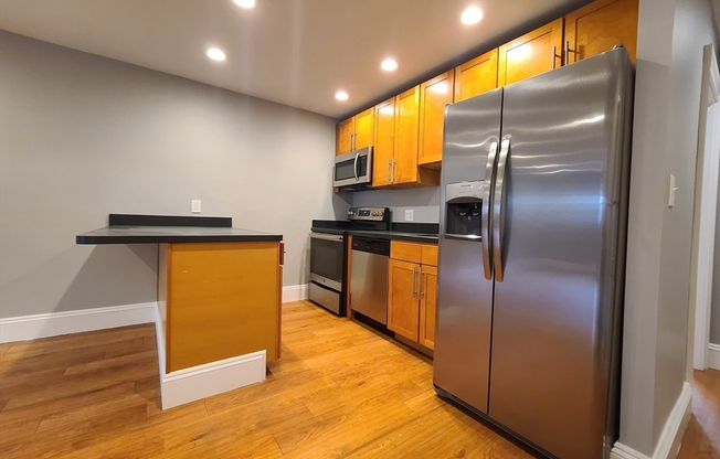 1 bed, 1 bath, 675 sqft, $2,400, Unit 2C