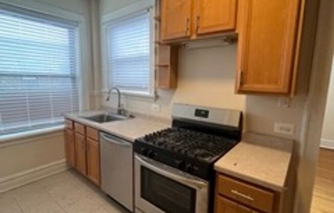 1 bed, 1 bath, 590 sqft, $1,745, Unit 607-3K