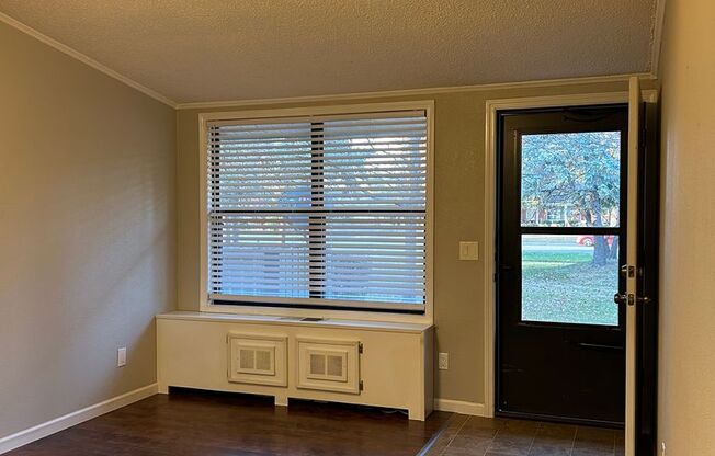 1 bed, 1 bath, 576 sqft, $1,150, Unit 164