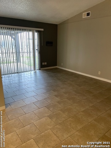 6614 CEDAR HL