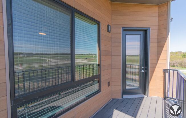 1 bed, 1 bath, 728 sqft, $1,295, Unit YH-2015