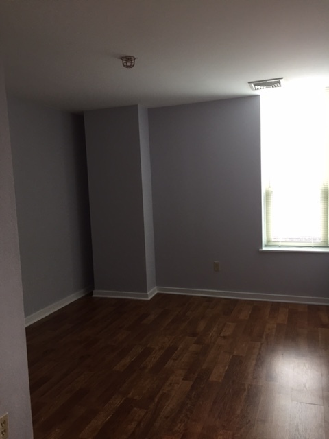 2 beds, 1 bath, 885 sqft, $1,995, Unit 304