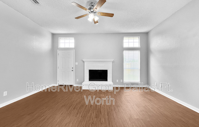 421 SURREY PL