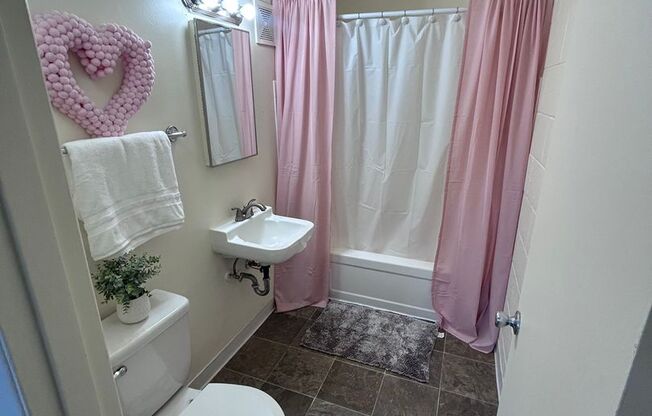 1 bed, 1 bath, 450 sqft, $995, Unit 168