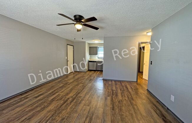 2 beds, 1 bath, 941 sqft, $875, Unit A