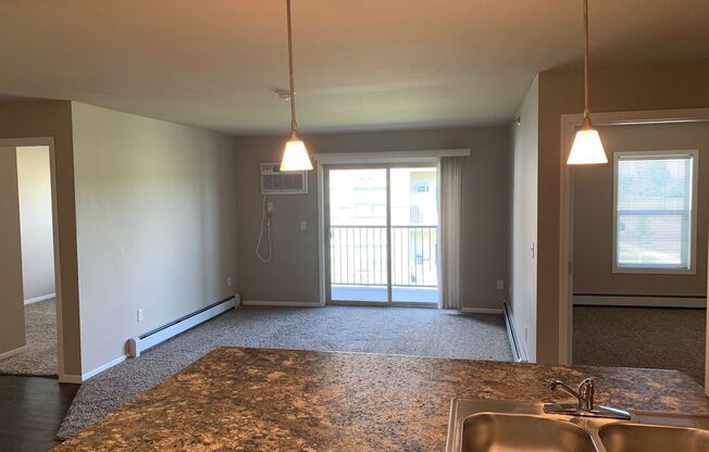 2 beds, 2 baths, 1,011 sqft, $1,255, Unit 2320-208