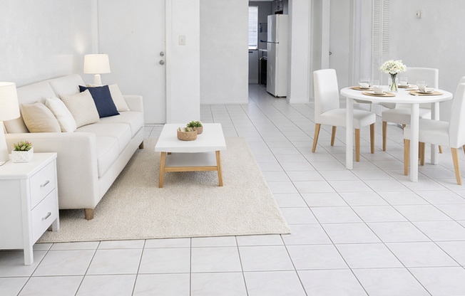 1 bed, 1 bath, $1,150, Unit 1655 S Ridgewood Ave Unit 221