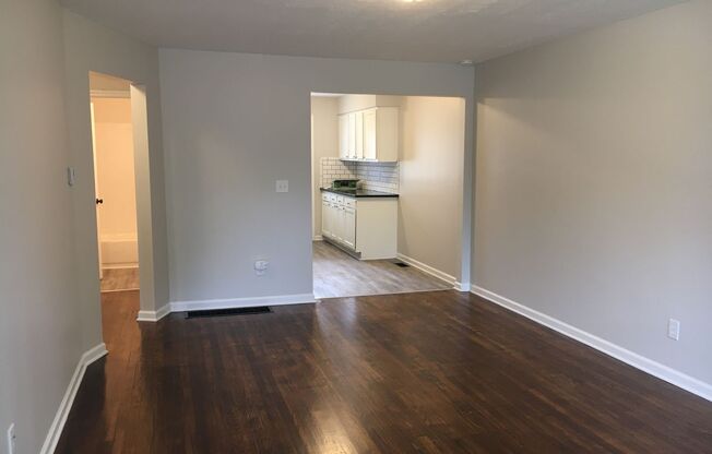 2 beds, 1 bath, 770 sqft, $1,295