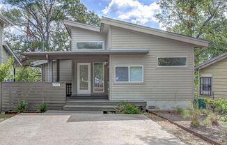 Stylish & Updated 2/2 Home in East Austin in Prime Location!