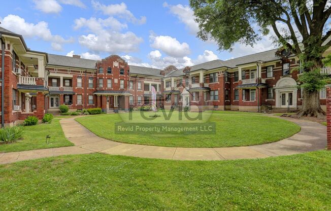 The Broadmoor Apartments